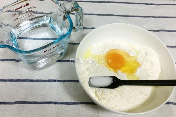 娃娃菜虾仁疙瘩汤的做法图解2
