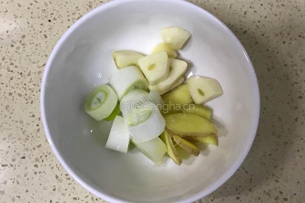糖醋鲤鱼的做法图解2