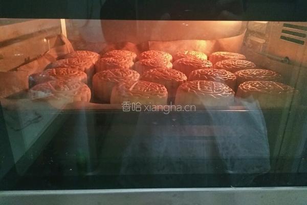 蛋黄莲蓉月饼的做法图解13