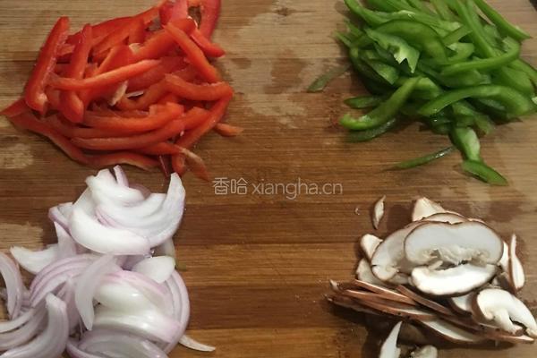 黑胡椒牛柳河粉的做法图解1