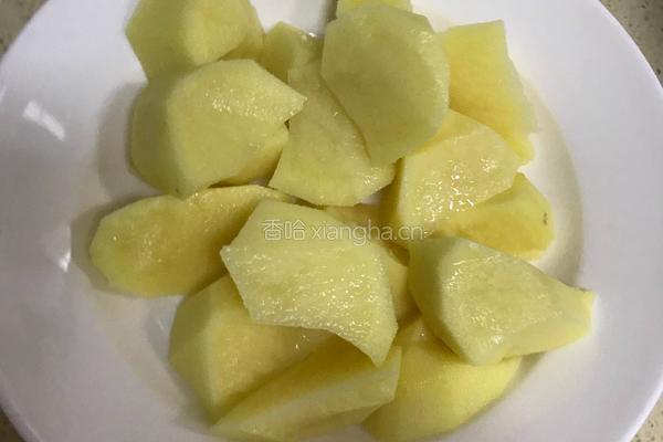 排骨炖豆角土豆的做法图解5