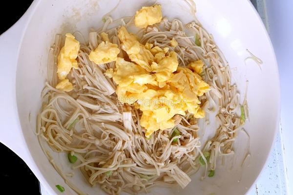 金针菇炒鸡蛋的做法图解6