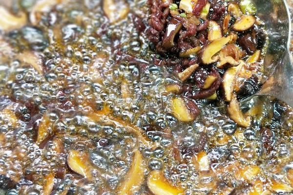 自制麻辣牛肉酱的做法图解11