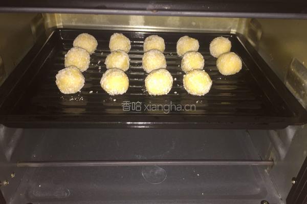 黄金奶粉椰丝球的做法图解12