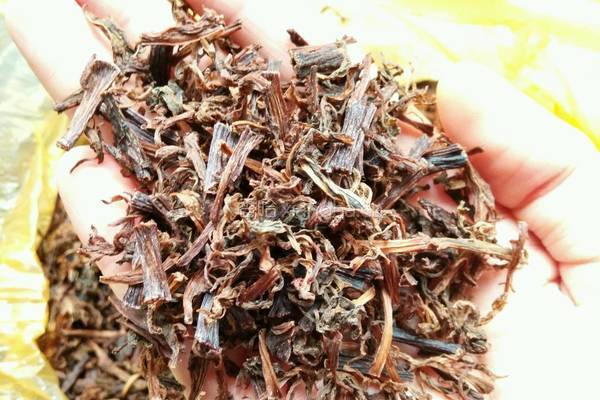 酸菜蛋炒饭的做法图解1