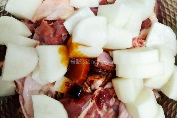 萝卜炖鸭肉的做法图解3