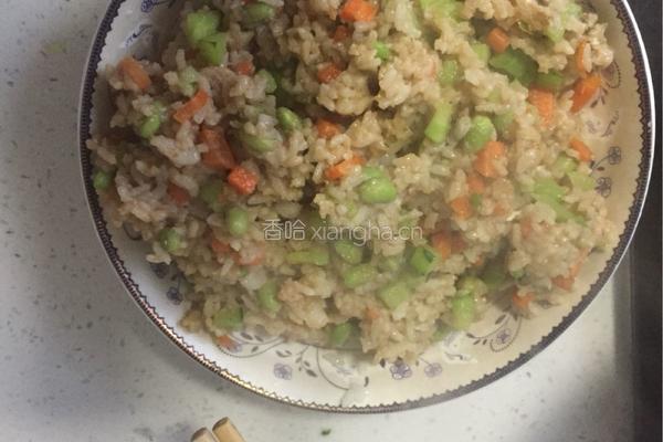 爱心早餐之虾仁炒饭的做法图解8