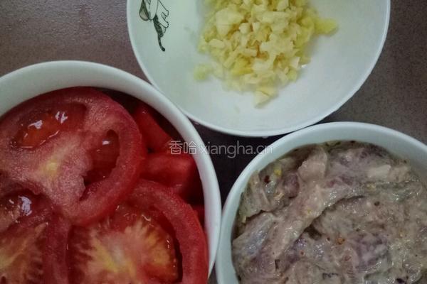 西红柿瘦肉汤的做法图解1