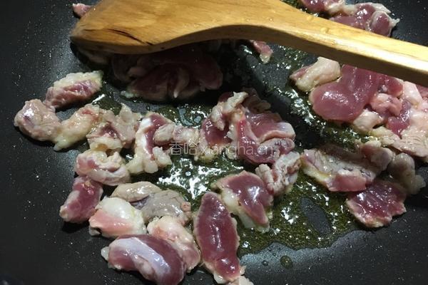 杏鲍菇炒肉的做法图解5