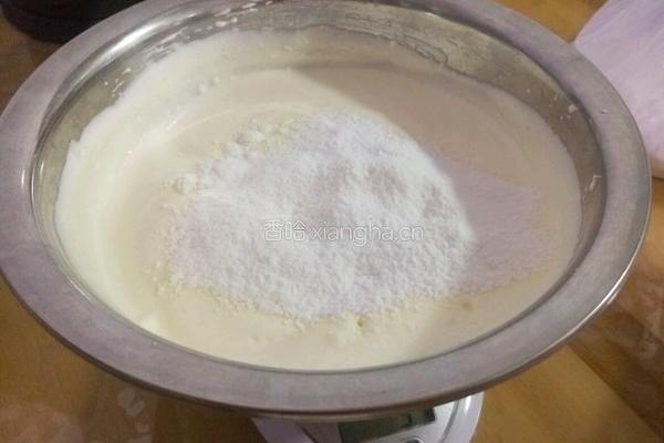 椰蓉蓝莓分蛋海绵小蛋糕的做法图解6