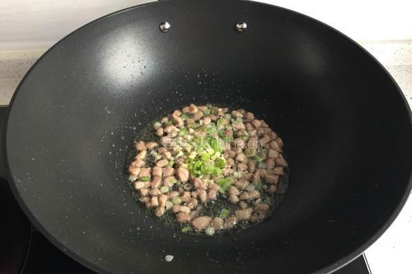 黄豆芽炒肉的做法图解6