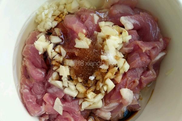 胡萝卜炒肉的做法图解3