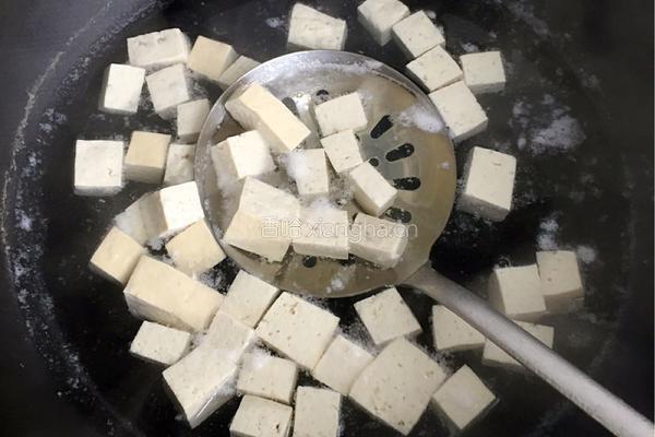 香菇烩豆腐的做法图解1