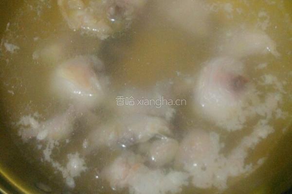 鸡腿菌菇砂锅面的做法图解1