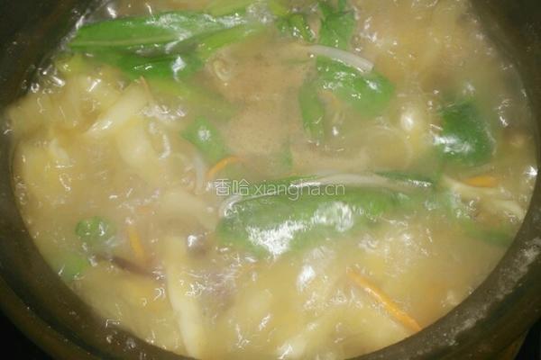 鸡腿菌菇砂锅面的做法图解7