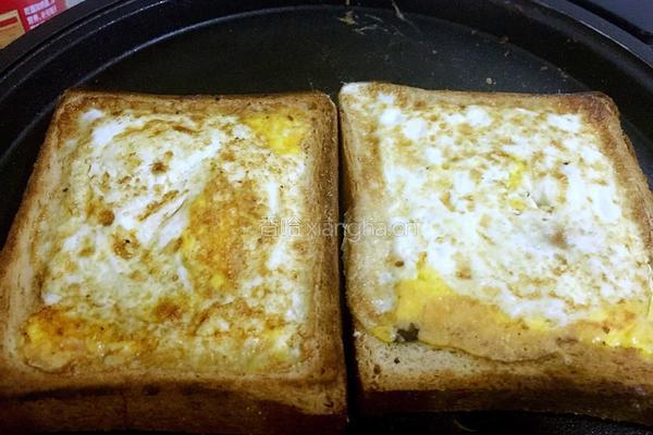 鸡蛋火腿烤面包片的做法图解6
