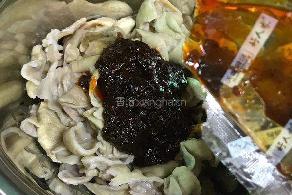 粉蒸肥肠的做法图解4