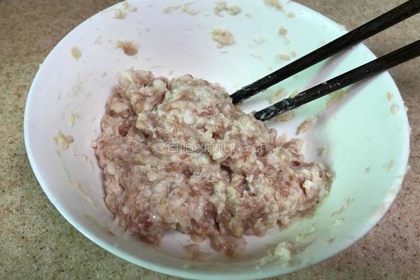 豌豆尖肉丸汤的做法图解3