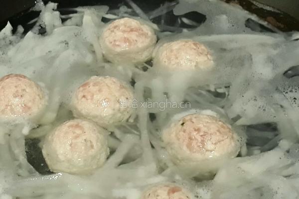 砂锅豆腐丸子萝卜丝汤的做法图解5