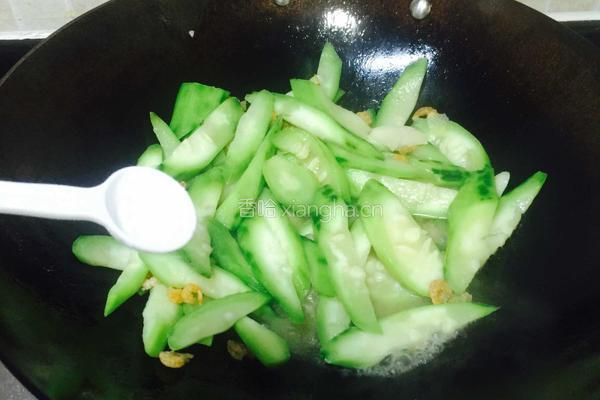虾仁干冬菜炒丝瓜的做法图解8