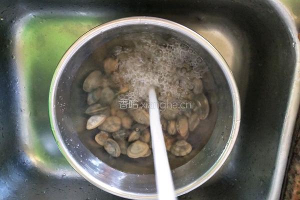 葱油花蛤的做法图解2