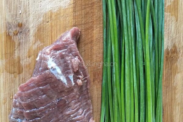 韭菜花炒牛肉的做法图解1