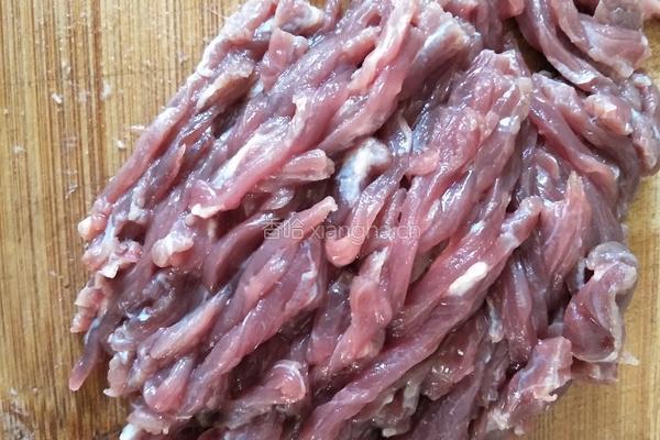 韭菜花炒牛肉的做法图解2