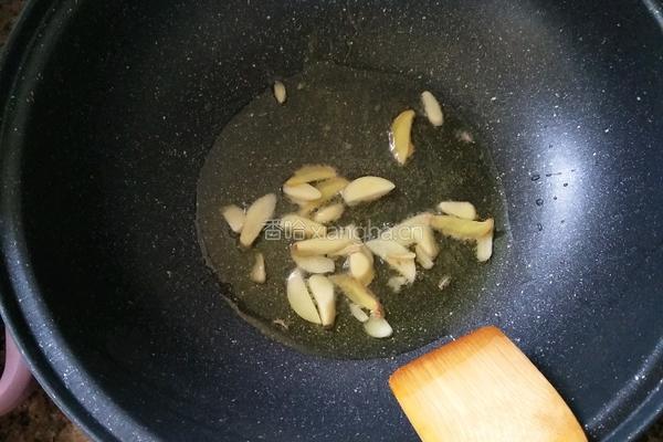 韭菜花炒牛肉的做法图解7