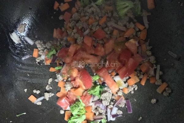 番茄牛肉芝士焗饭的做法图解3
