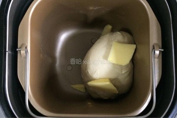 玉米香肠面包的做法图解2
