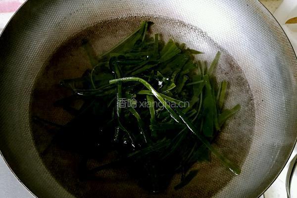 炝拌海带丝的做法图解2