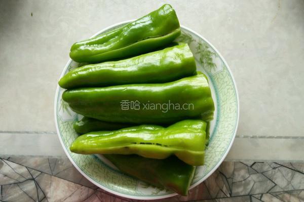 虎皮尖椒的做法图解1