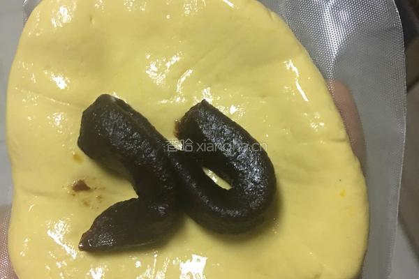 豆沙南瓜饼的做法图解7