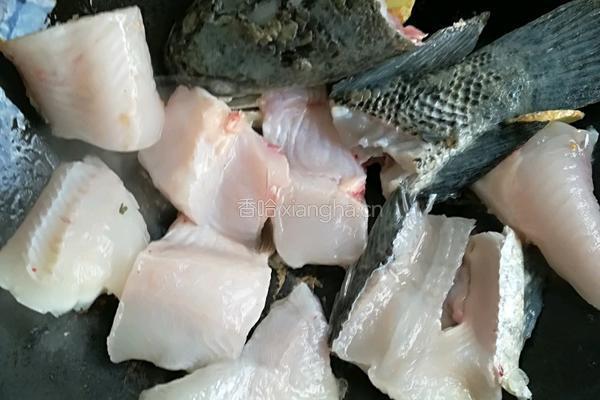 黑鱼汤的做法图解2