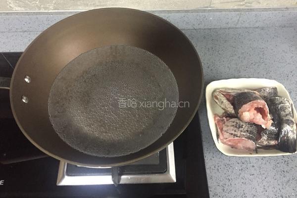 酱五香黑鱼块的做法图解3