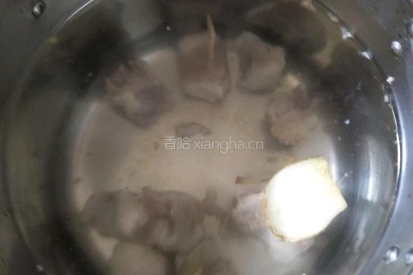鸡骨南瓜汤的做法图解4