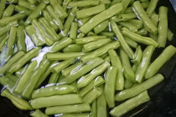 四季豆炒肉的做法图解1