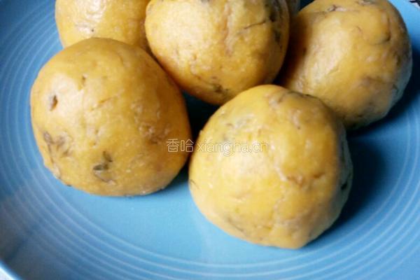 槐花玉米面窝窝头的做法图解8