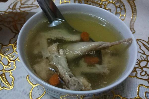 花旗参鸽子汤的做法图解5