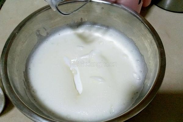 喷花可可戚风蛋糕的做法图解8