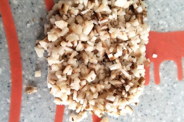 宝宝辅食☞香菇鸡肉饼的做法图解2