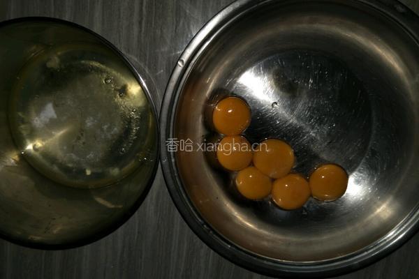 抹茶戚风蛋糕的做法图解1