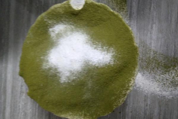 抹茶戚风蛋糕的做法图解3