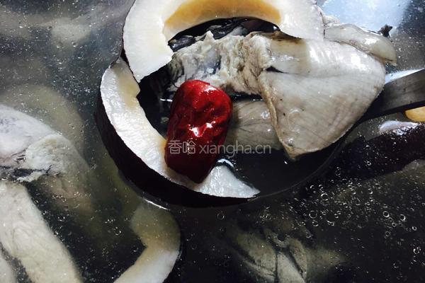 椰皇乌鸡汤（秋冬滋润）的做法图解6