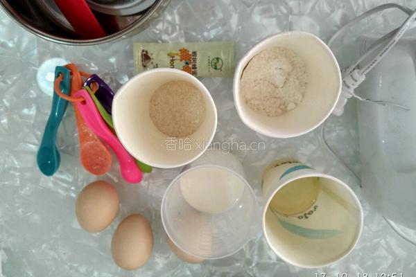 牛奶蜂蜜蛋糕的做法图解1