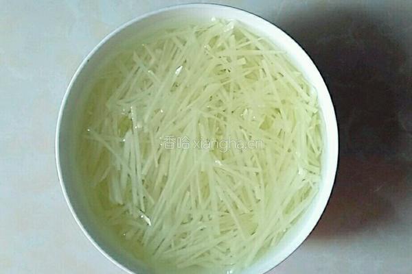 土豆炒肉丝的做法图解2