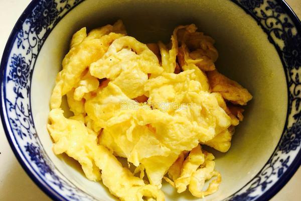 芹香炒河粉的做法图解5