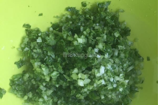 芹菜团子的做法图解1