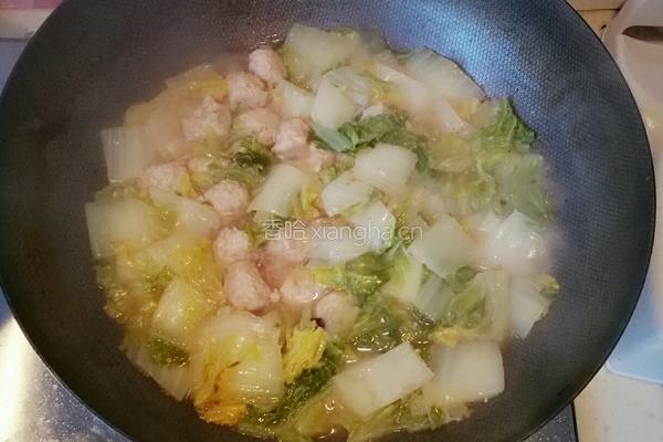 白菜炖肉丸的做法图解5