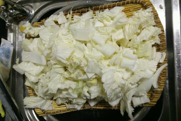 白菜炖粉条的做法图解2